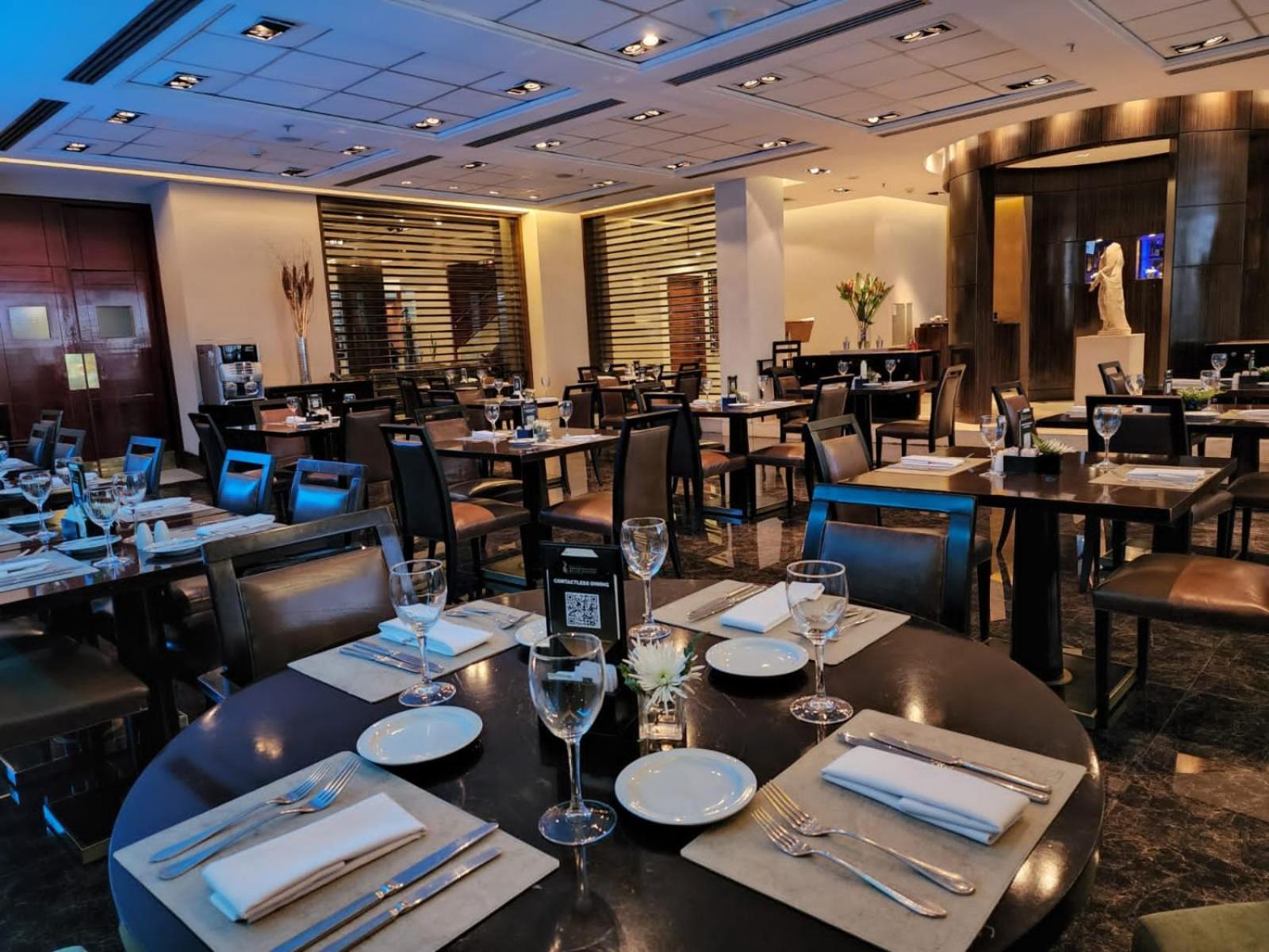 ホテル リーガル パシフィック プエルト マデロ ブエノスアイレス エクステリア 写真 The interior of the restaurant