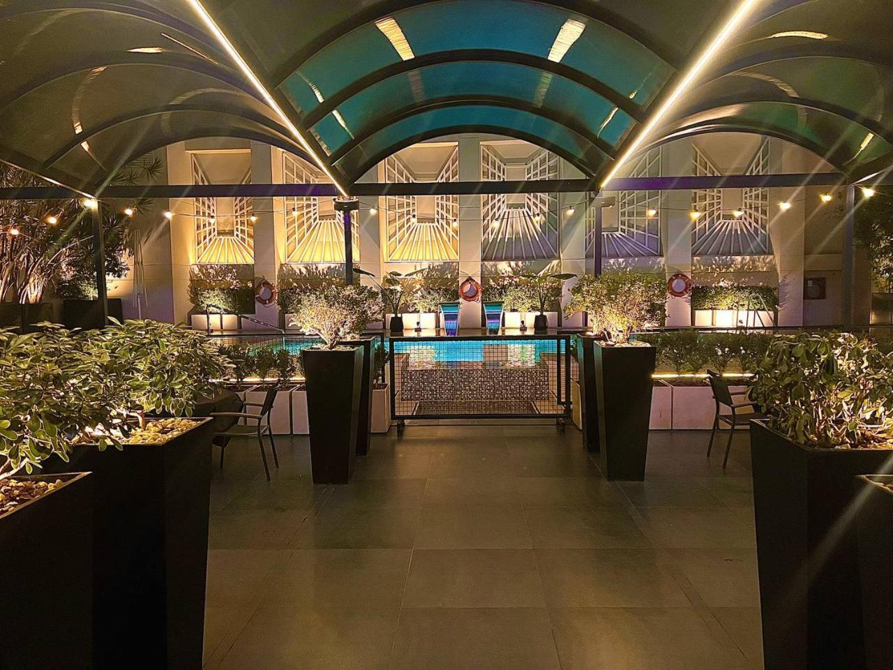 ホテル リーガル パシフィック プエルト マデロ ブエノスアイレス エクステリア 写真 The interior of the restaurant