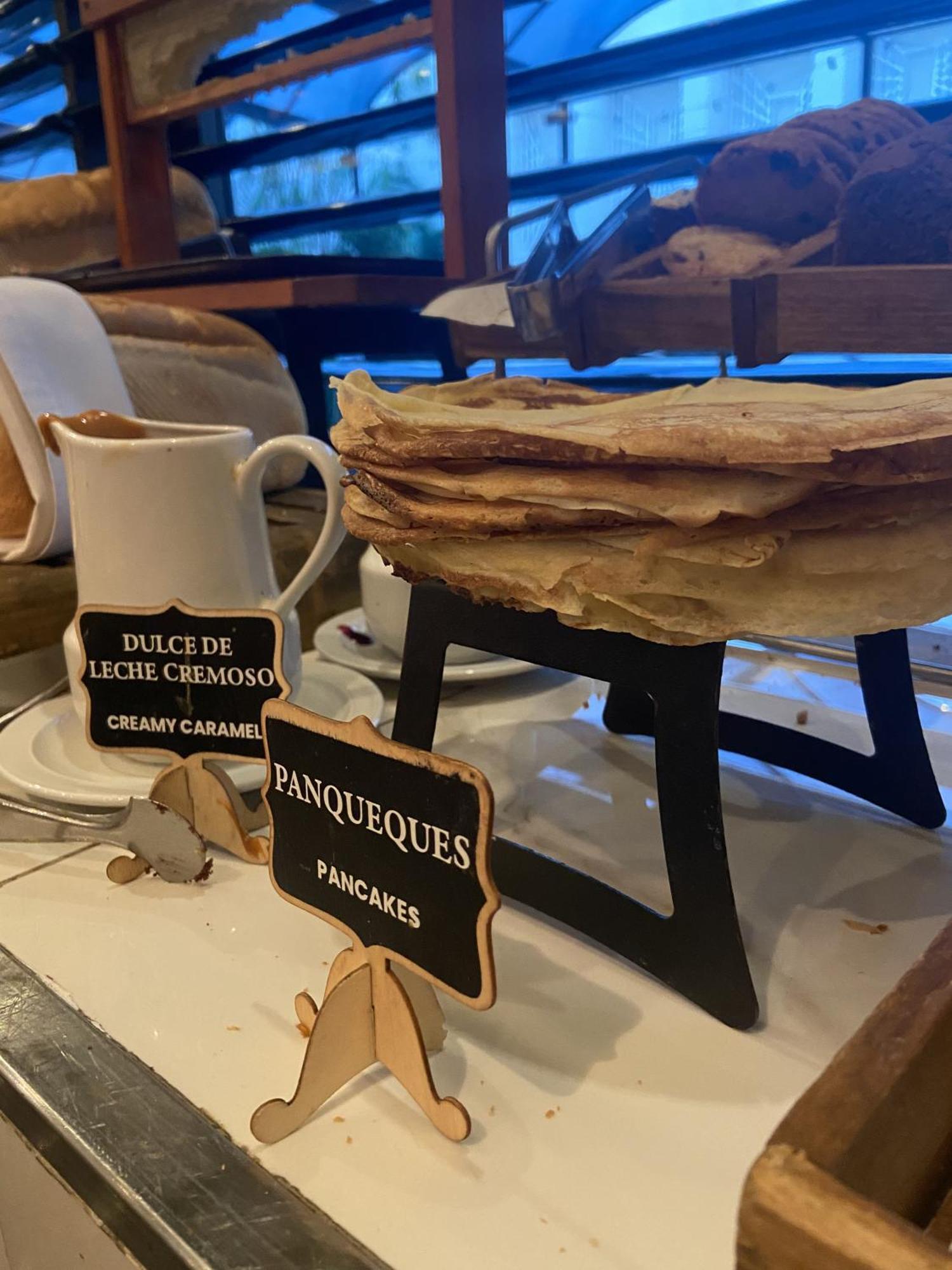 ホテル リーガル パシフィック プエルト マデロ ブエノスアイレス エクステリア 写真 Pancakes with Dulce de Leche